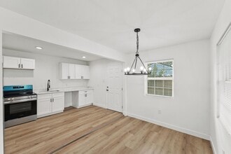 5406 Firefly St in Houston, TX - Building Photo - Building Photo