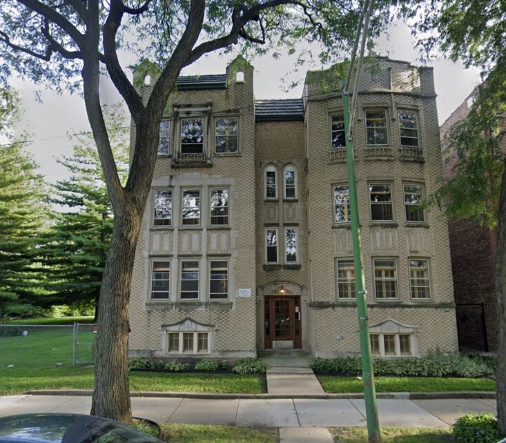 957 E 84th Pl in Chicago, IL - Building Photo