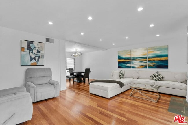 property at 5255 Coldwater Canyon Ave