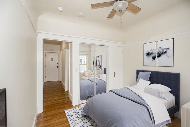 Vue De Lac Apartments in Oakland, CA - Foto de edificio - Building Photo