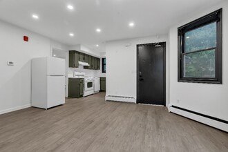 32 Cargill St in Providence, RI - Building Photo - Building Photo