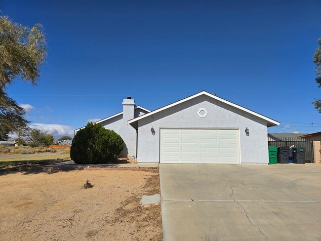 8301 Lime Ave in California City, CA - Building Photo - Building Photo