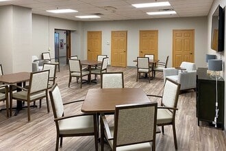 LINCOLN PARK APARTMENTS in Greenfield, IN - Foto de edificio - Building Photo