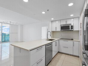 1250 S Miami Ave in Miami, FL - Building Photo - Building Photo