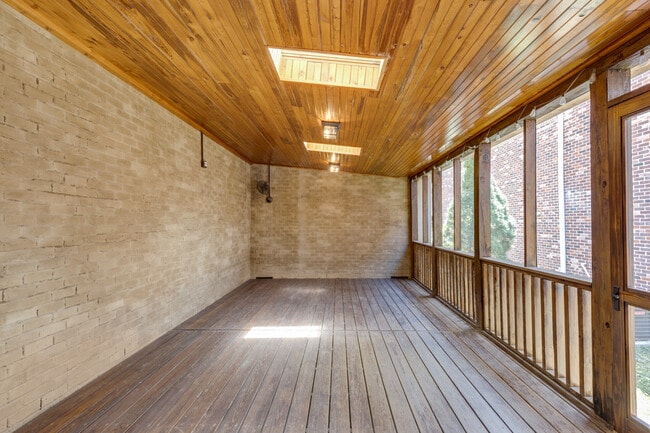 1801 Shackleford Rd in Nashville, TN - Building Photo - Building Photo