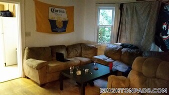 41 Egremont Rd, Unit 3 in Boston, MA - Building Photo