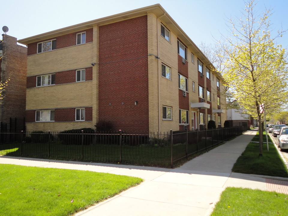 7000 S Cregier Ave in Chicago, IL - Building Photo