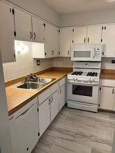 1735 Harrow Ct in Wheaton, IL - Foto de edificio - Building Photo