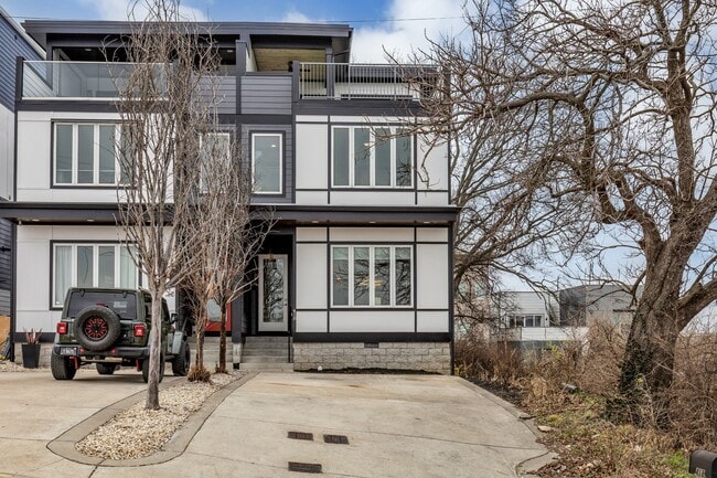 418 37th Ave N in Nashville, TN - Building Photo - Building Photo