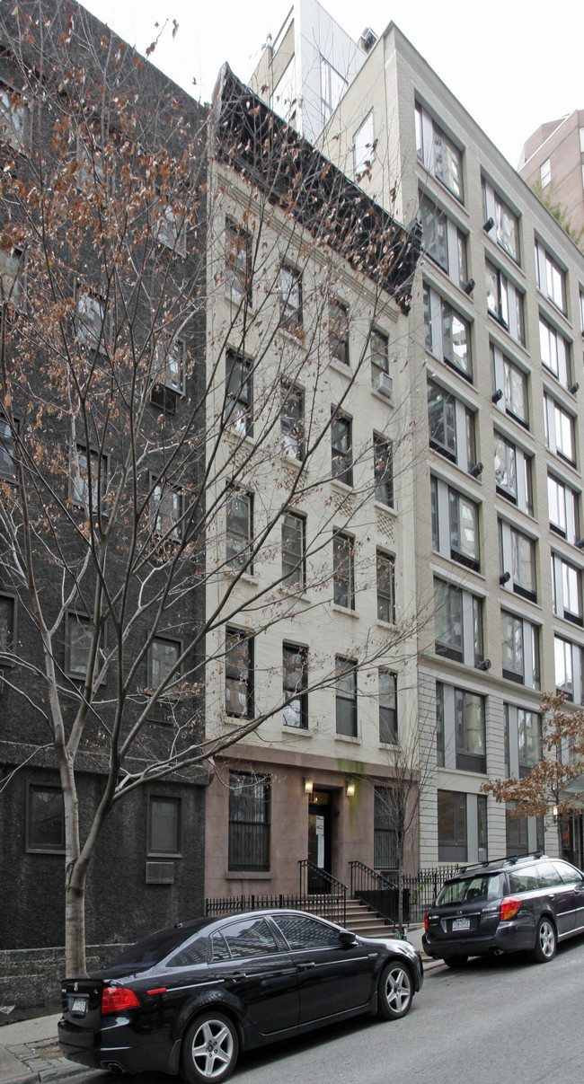 216 E 95th St in New York, NY - Building Photo - Building Photo