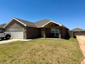 8420 11th St in Lubbock, TX - Building Photo