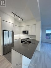 3260 Sheppard Ave E in Toronto, ON - Building Photo - Building Photo