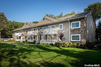 204 Jefferson Ave-Unit -2D in Saint James, NY - Building Photo - Building Photo
