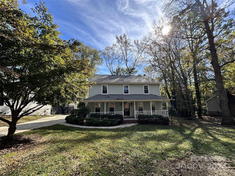 4624 Crooked Oak Ln in Charlotte, NC - Building Photo