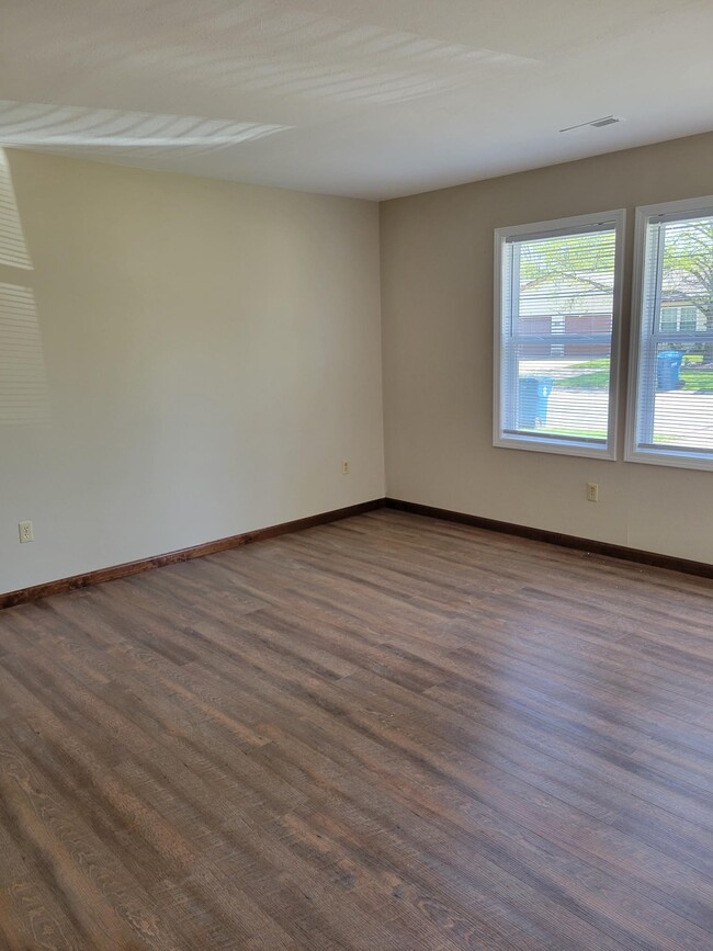 517 Wood Thrush St in Troy, IL - Building Photo - Building Photo