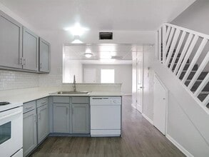 Rose Street Apartments in Arlington, TX - Building Photo - Building Photo