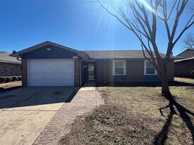 1310 Whiteoak Dr in Garland, TX - Building Photo