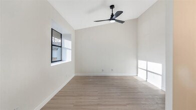 4979 NW 82nd Ave in Lauderhill, FL - Building Photo - Building Photo