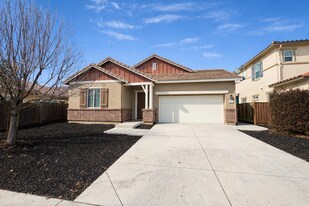 202 Wynn St in Oakley, CA - Building Photo