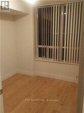 55 Strathaven Dr in Mississauga, ON - Building Photo - Building Photo