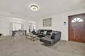 331 189th Terrace in Sunny Isles Beach, FL - Building Photo - Building Photo