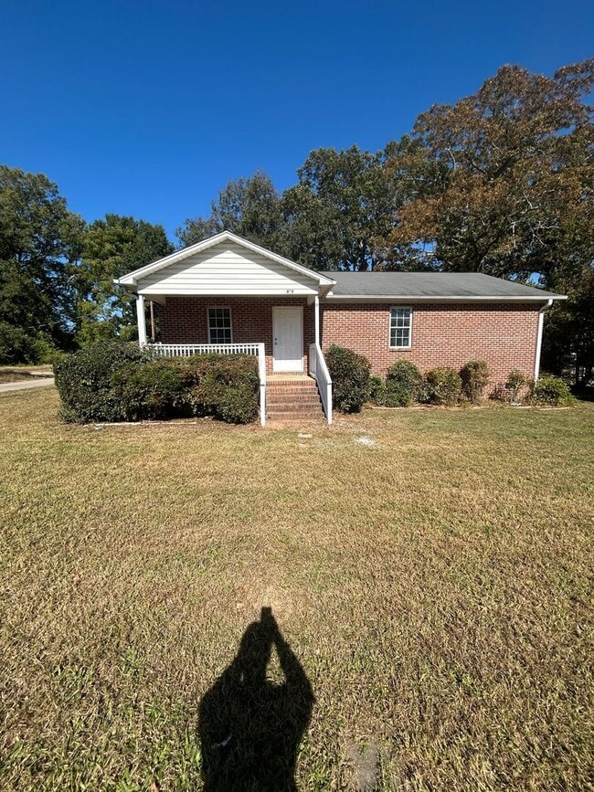 property at 802 W Parker Rd