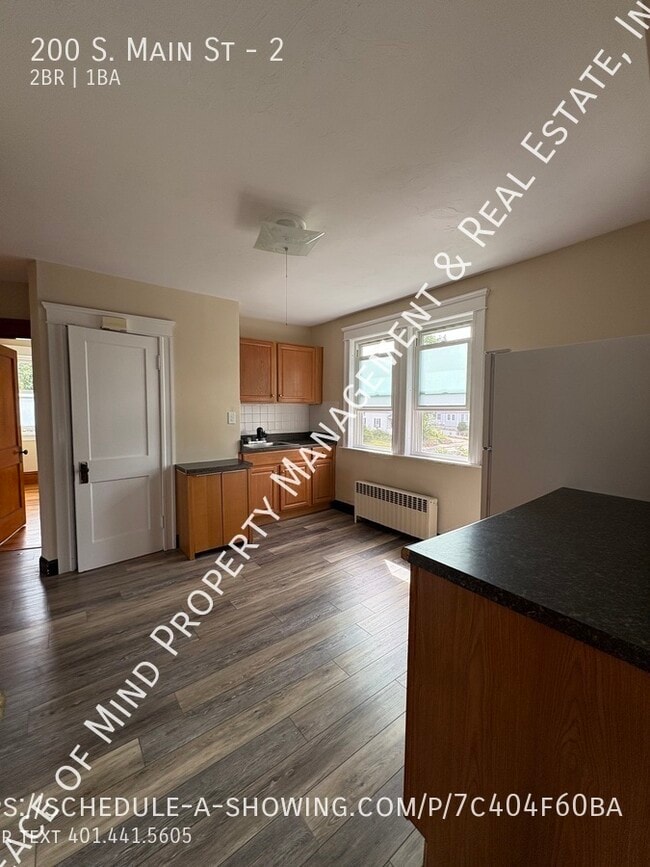 200 S Main St in Bellingham, MA - Building Photo - Building Photo