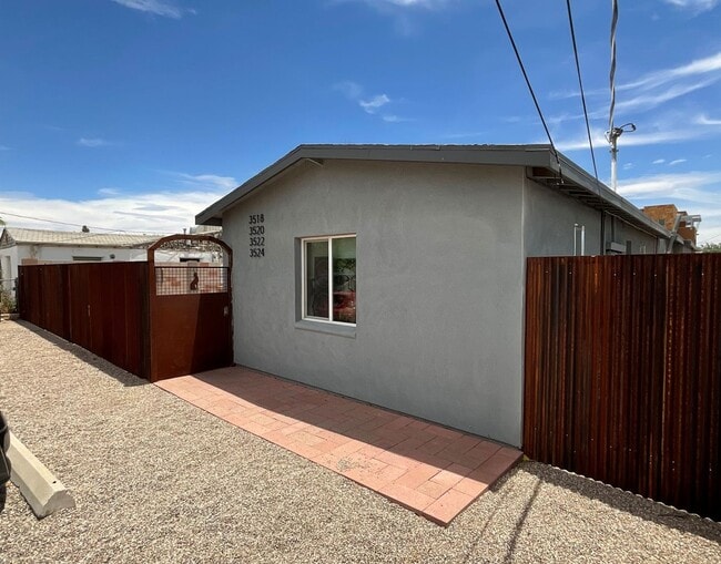 property at 3524 E Bellevue St
