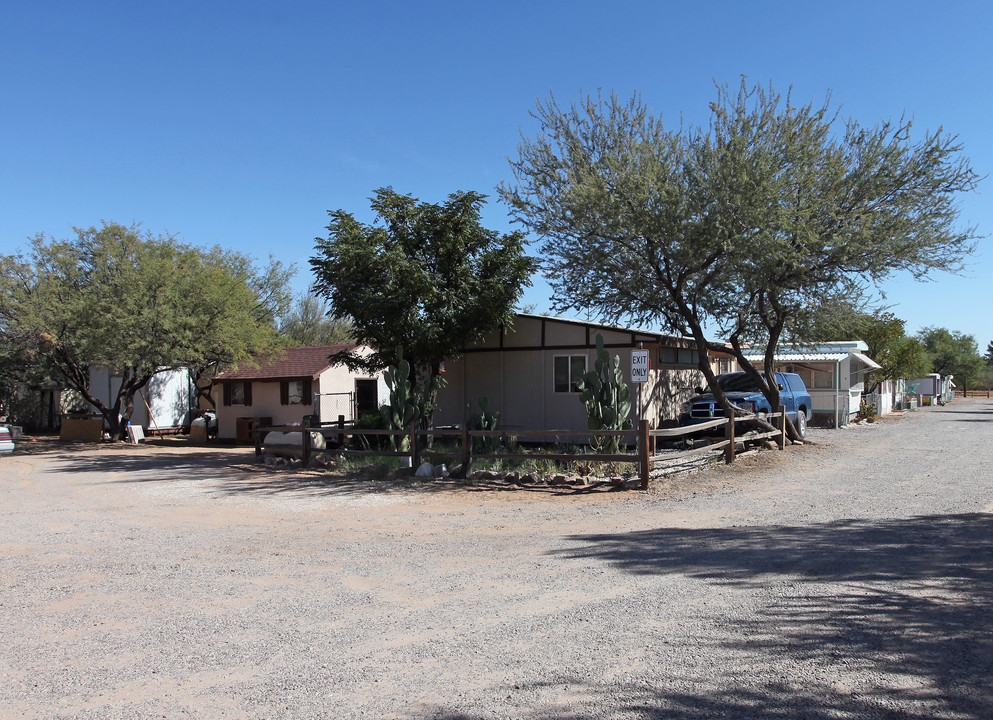 16351 S Delgado Rd in Sahuarita, AZ - Foto de edificio