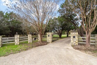 701 Shade Rd in Wimberley, TX - Building Photo - Building Photo