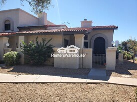 1718 S Longmore in Mesa, AZ - Building Photo