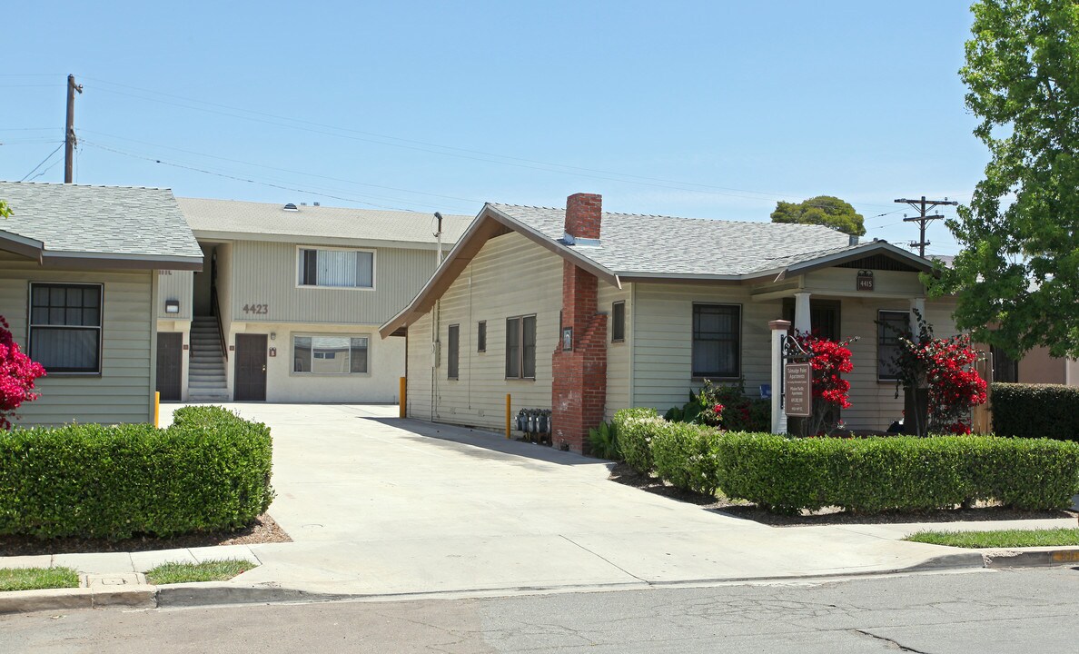 Talmadge Point in San Diego, CA - Foto de edificio