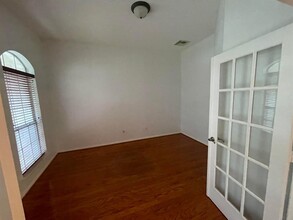 10608 Melcher Ct in Austin, TX - Building Photo - Building Photo