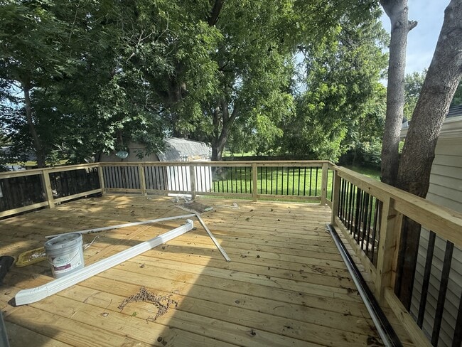 property at 5301 Urbandale Ave