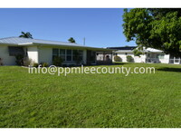 451 Monterey Ave in Cape Coral, FL - Foto de edificio - Building Photo