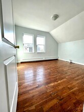 1040 McBride St in Far Rockaway, NY - Foto de edificio - Building Photo