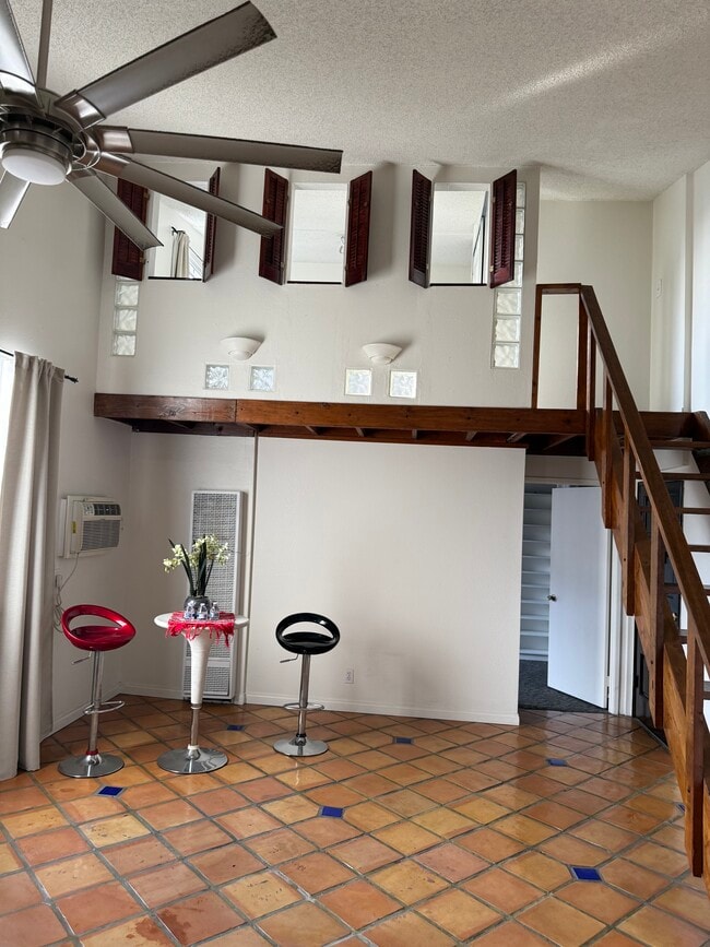 1943 Vista Del Mar St, Unit 3