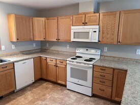 545 4th Ave SW in Valley City, ND - Building Photo