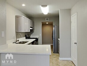 7601 Amato Ave in Las Vegas, NV - Building Photo - Building Photo
