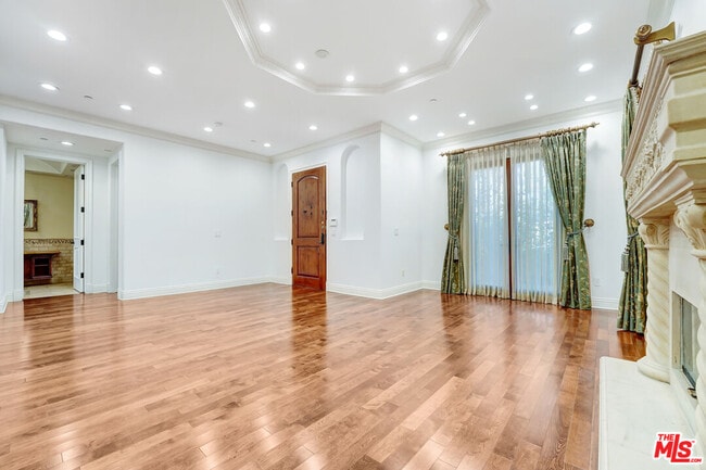 property at 219 S Willaman Dr