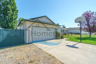 7634 N Sweet River Dr in Coeur d'Alene, ID - Building Photo - Building Photo