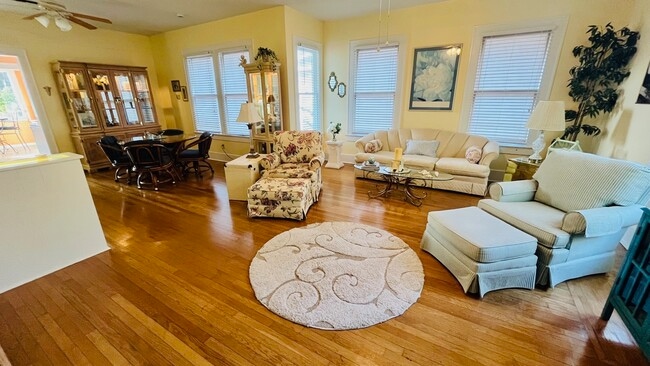 4623 Avenue N 1/2 Rear