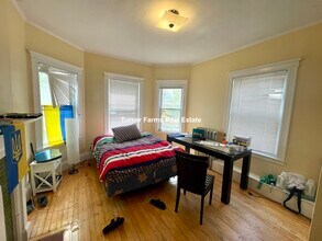158 Magazine St, Unit 6 in Cambridge, MA - Building Photo - Building Photo