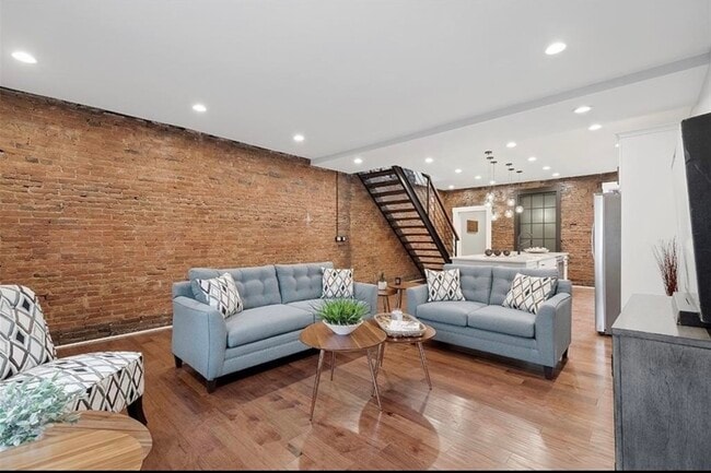 property at 1721 Sarah St