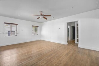 438 Mendoza Ave in Coral Gables, FL - Building Photo - Building Photo