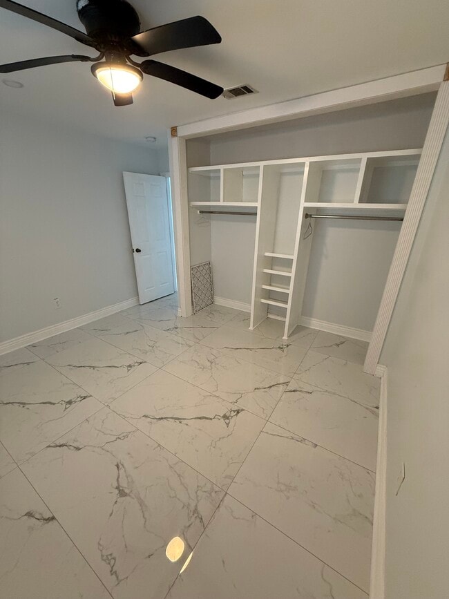 3533 W Louisiana State Dr in Kenner, LA - Foto de edificio - Building Photo