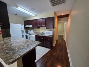 4780 Pontchartrain Dr in Slidell, LA - Foto de edificio - Building Photo