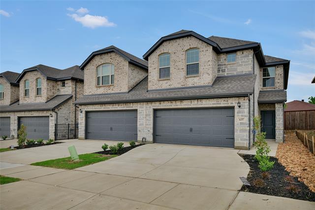 637 Sandiford Ct in Mansfield, TX - Building Photo
