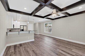 1703 Ash Crescent St in Fort Worth, TX - Building Photo - Building Photo