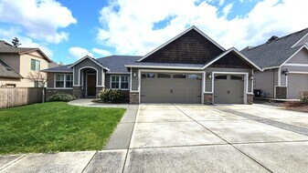 13001 NW 49th Ave in Vancouver, WA - Building Photo